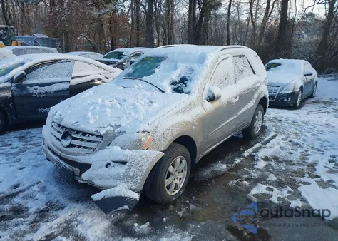 2006 Mercedes-Benz Ml 350 4Matic z USA, uszkodzony, nr VIN 4JGBB86E86A025313